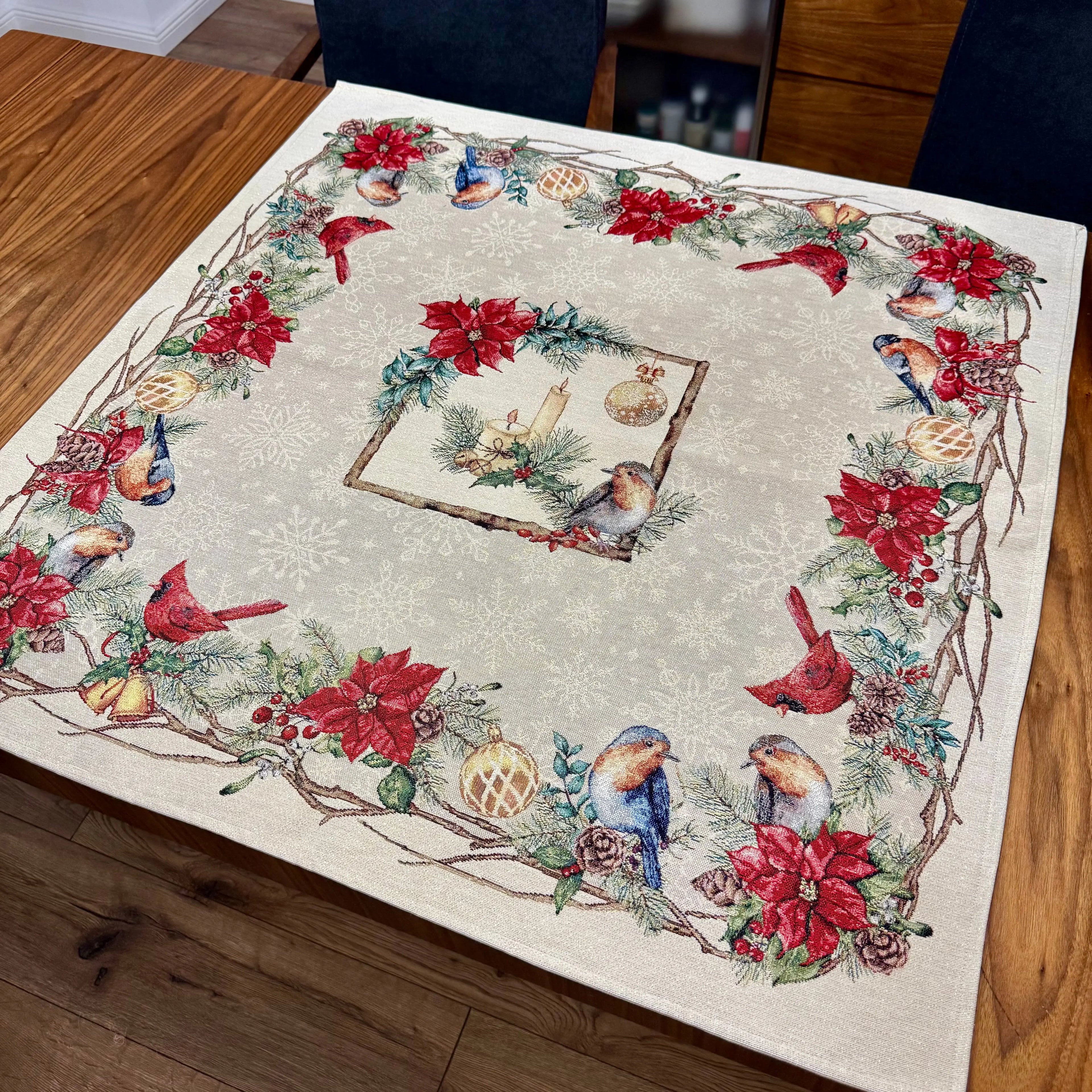 Fata de masa ovala sau patrata din gobelin TRIL, motive pasari si craciunite - Complet personalizabil CASA CRYSTAL CasaCrystal