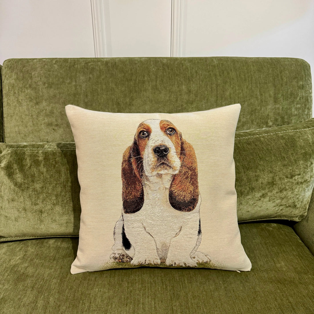 Fata de perna din gobelin cu caine Basset Hound CASA CRYSTAL CasaCrystal