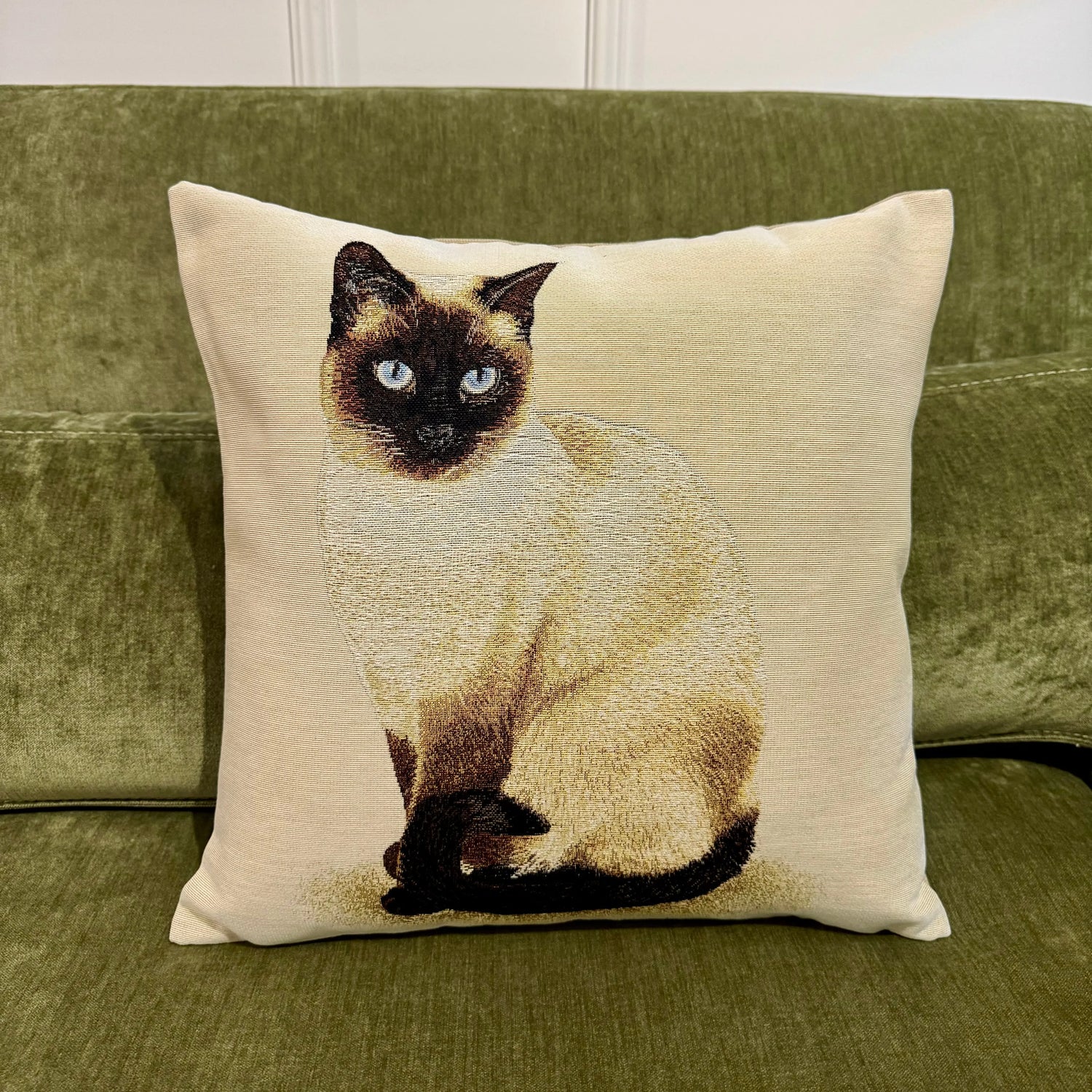 Fata de perna din gobelin cu pisica Siameza CASA CRYSTAL CasaCrystal