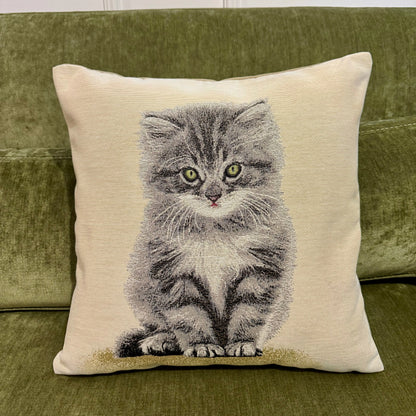 Fata de perna din gobelin cu pisica gri siberiana CASA CRYSTAL CasaCrystal