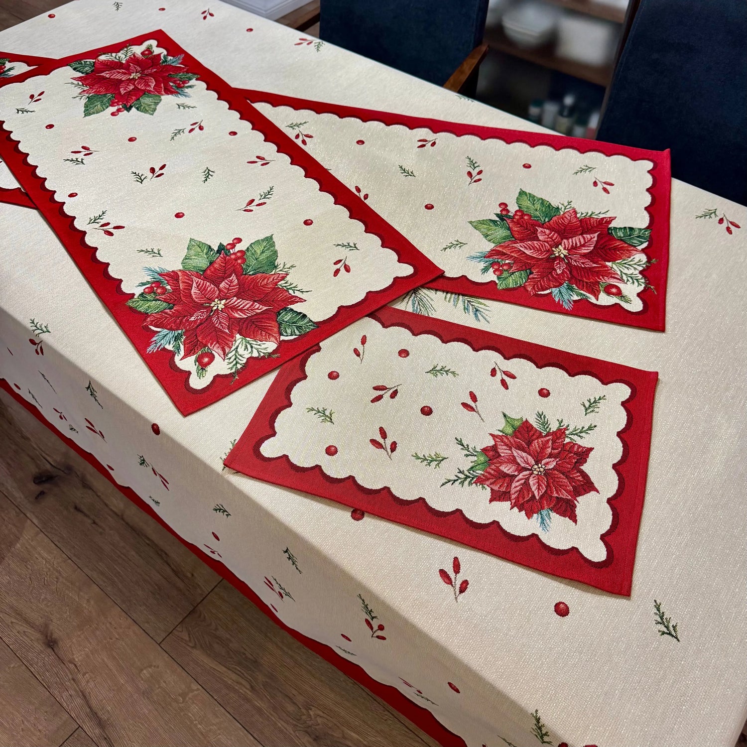 Fete de masa și naproane din gobelin ARANZA, motive craciunite rosii - Complet personalizabil CASA CRYSTAL CasaCrystal