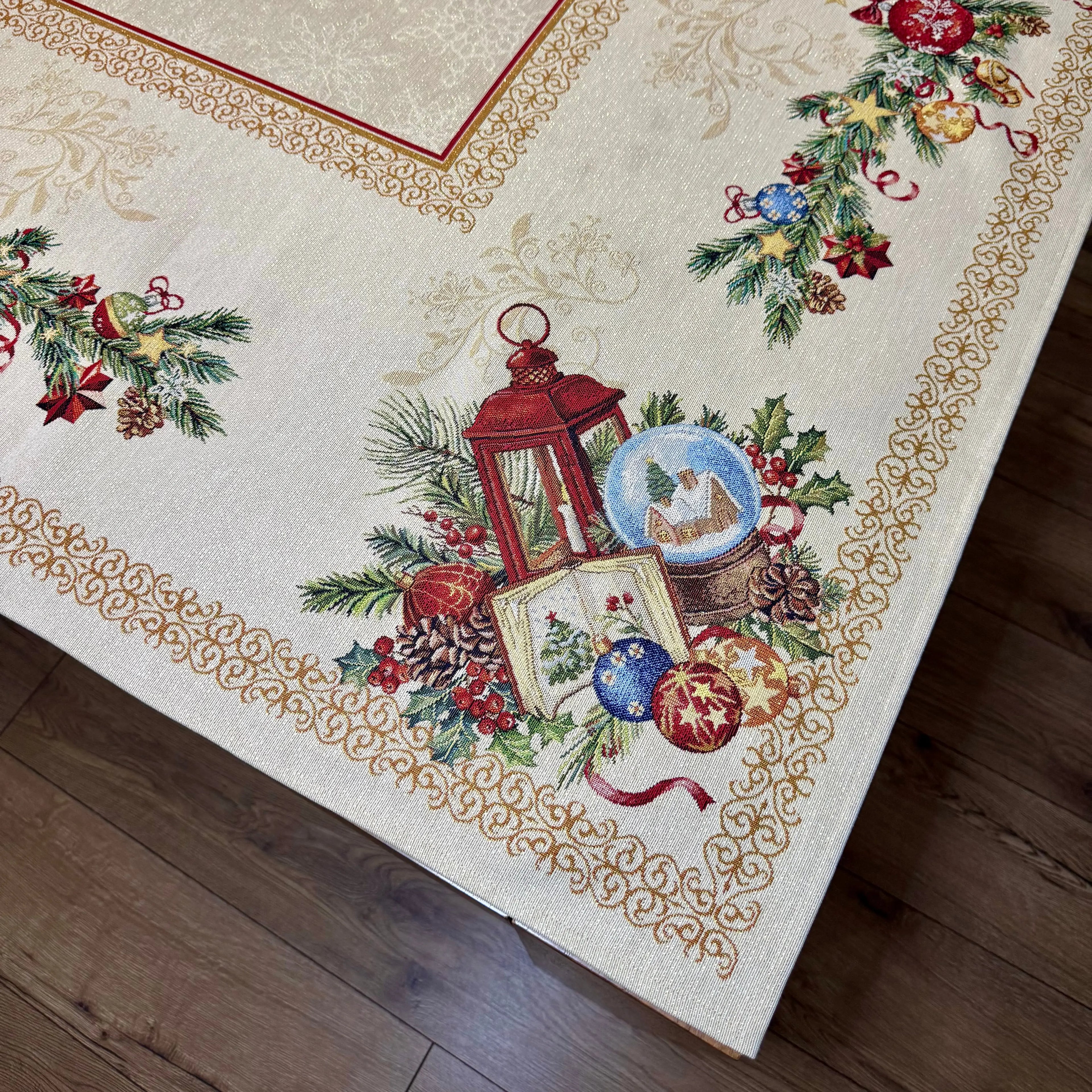 Fete de masa și naproane din gobelin DAYTON, motive de Craciun - Complet personalizabil CASA CRYSTAL CasaCrystal