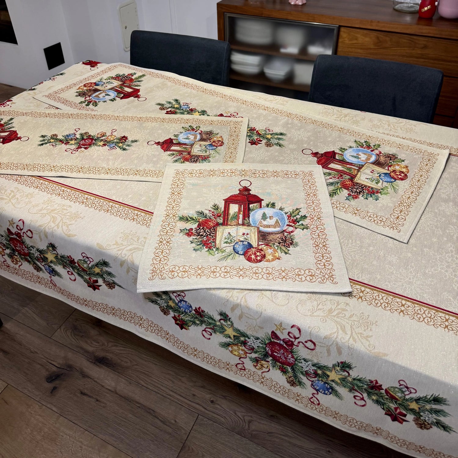 Fete de masa și naproane din gobelin DAYTON, motive de Craciun - Complet personalizabil CASA CRYSTAL CasaCrystal