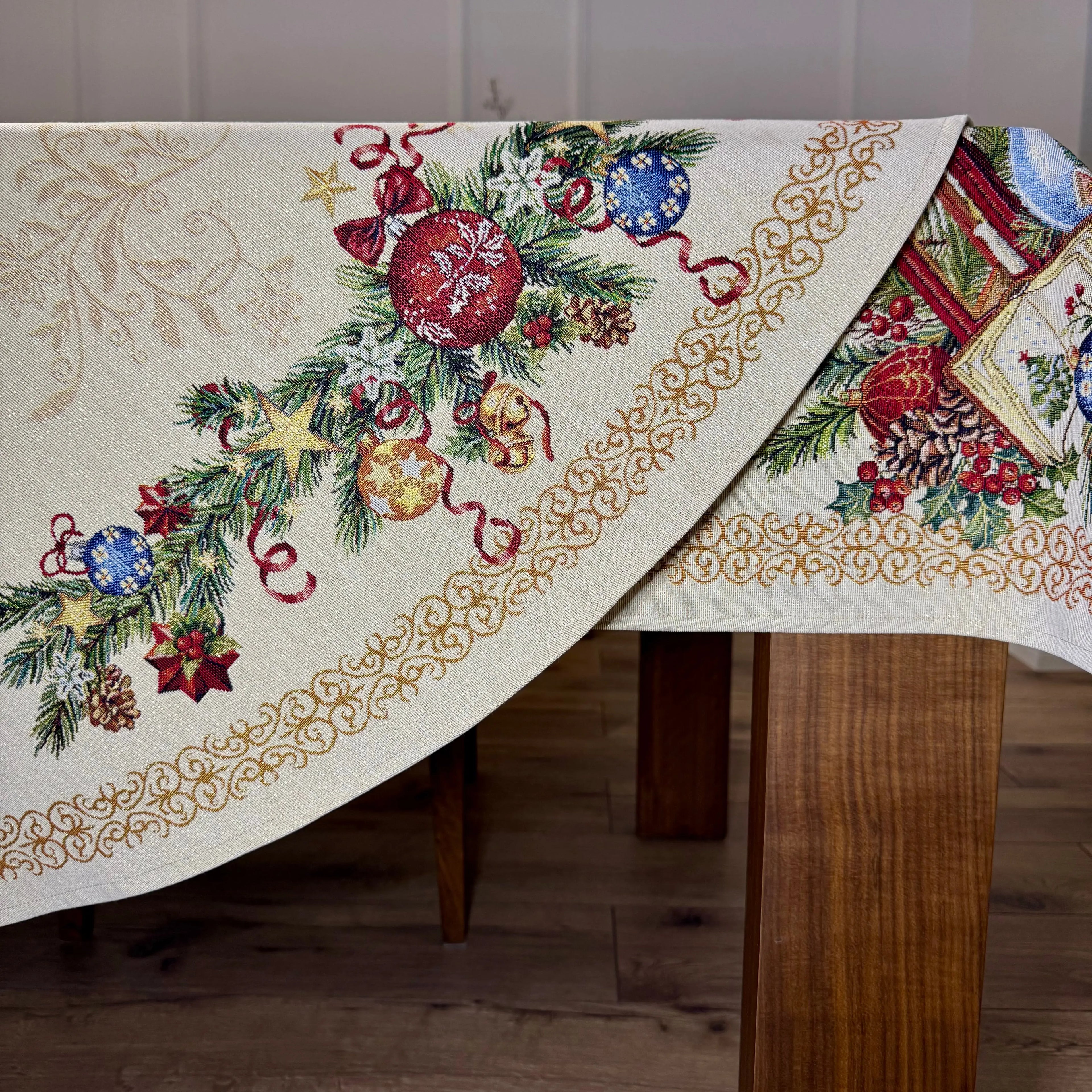 Fete de masa și naproane din gobelin DAYTON, motive de Craciun - Complet personalizabil CASA CRYSTAL CasaCrystal