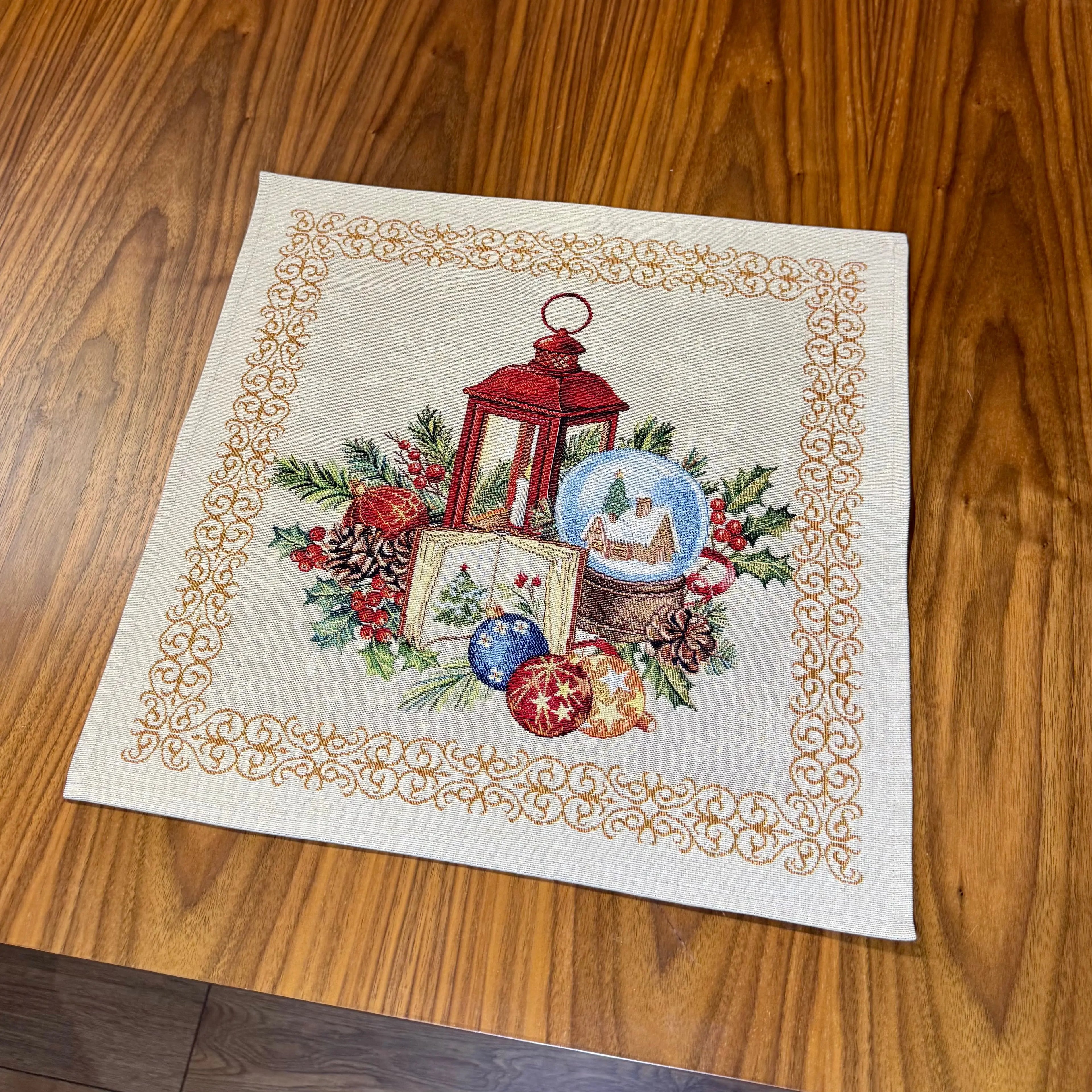 Fete de masa și naproane din gobelin DAYTON, motive de Craciun - Complet personalizabil CASA CRYSTAL CasaCrystal