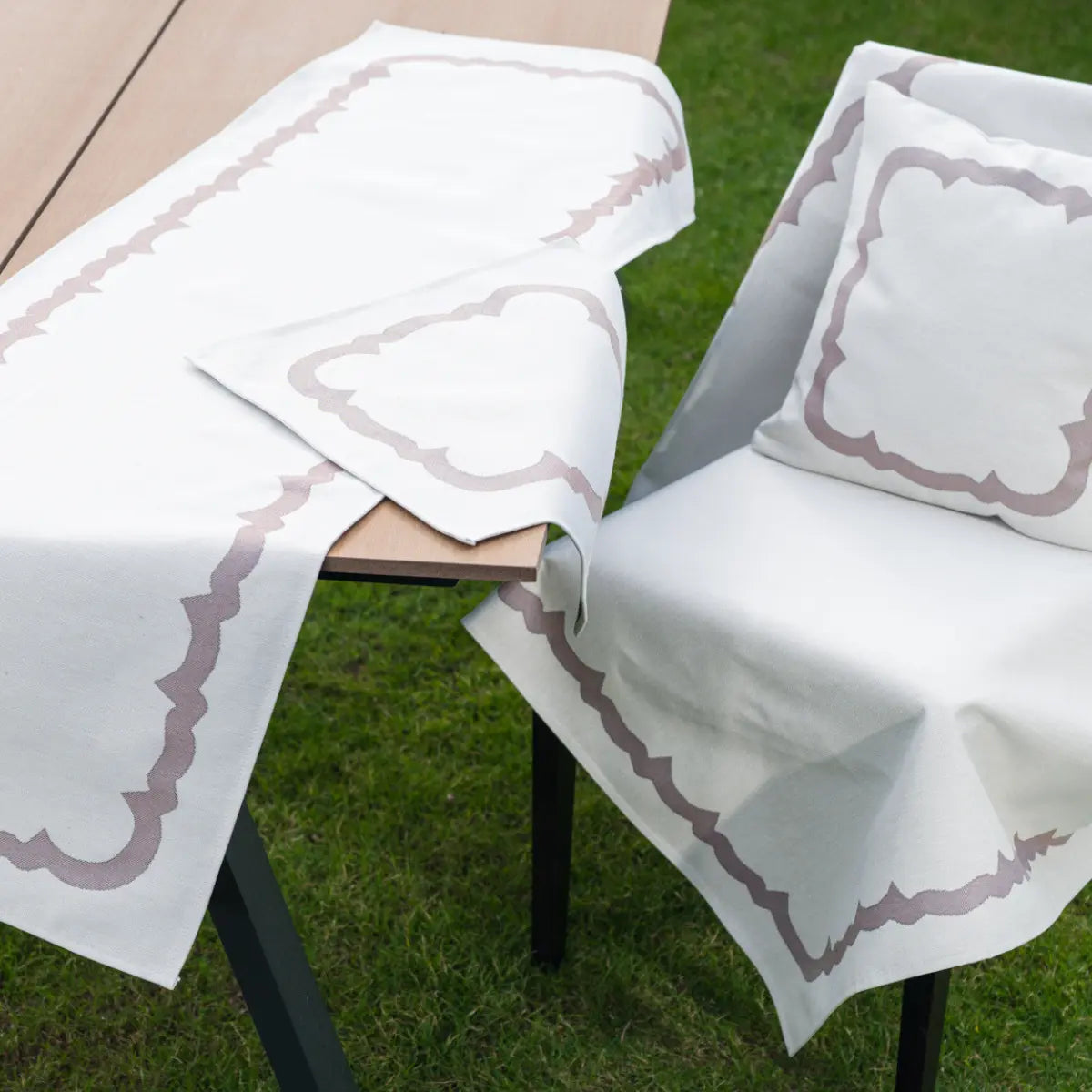 Fete de masa și naproane din gobelin MARCUS, model decorativ simplu - Complet personalizabil