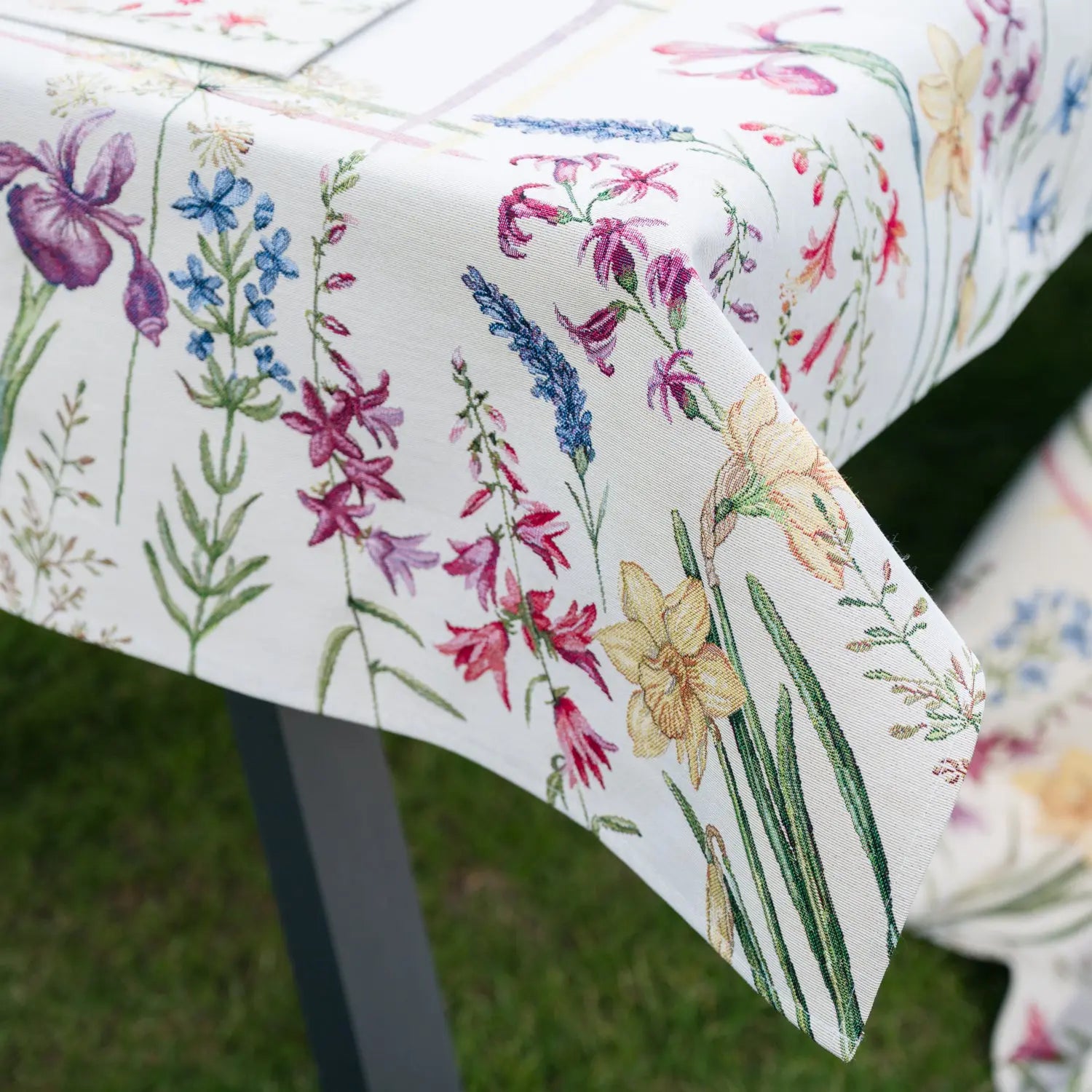 Fete de masa și naproane din gobelin NARCIS, model floral multicolor - Complet personalizabil