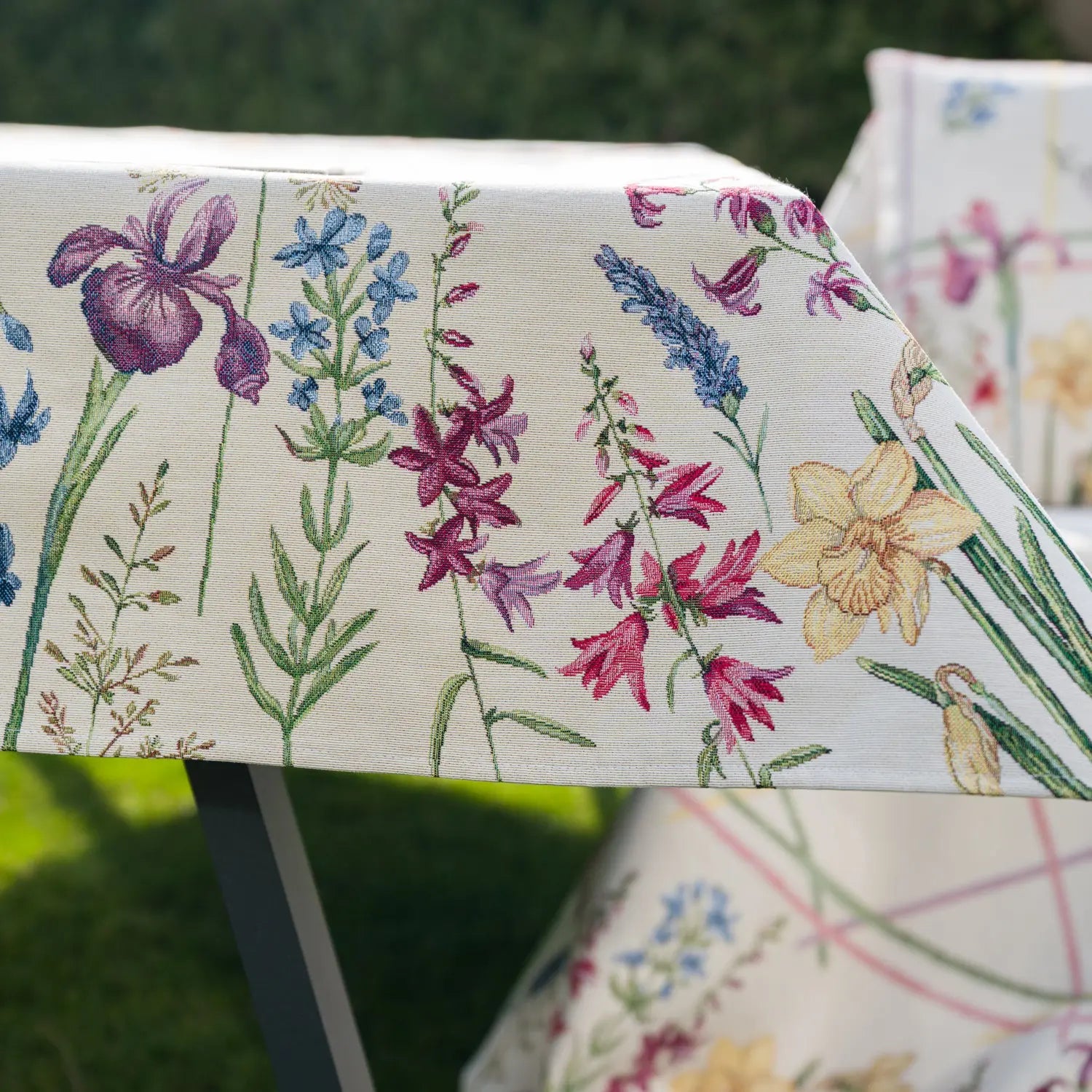 Fete de masa și naproane din gobelin NARCIS, model floral multicolor - Complet personalizabil