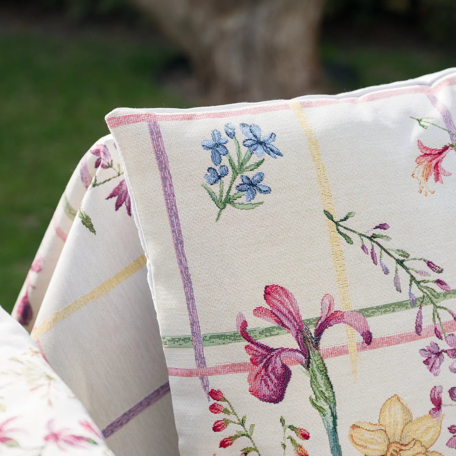 Fete de masa și naproane din gobelin NARCIS, model floral multicolor - Complet personalizabil