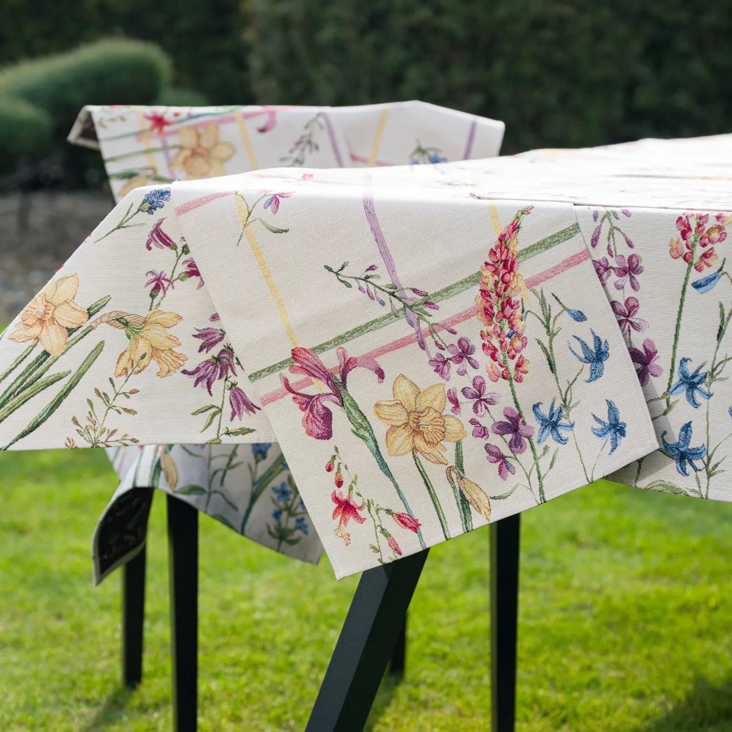 Fete de masa și naproane din gobelin NARCIS, model floral multicolor - Complet personalizabil