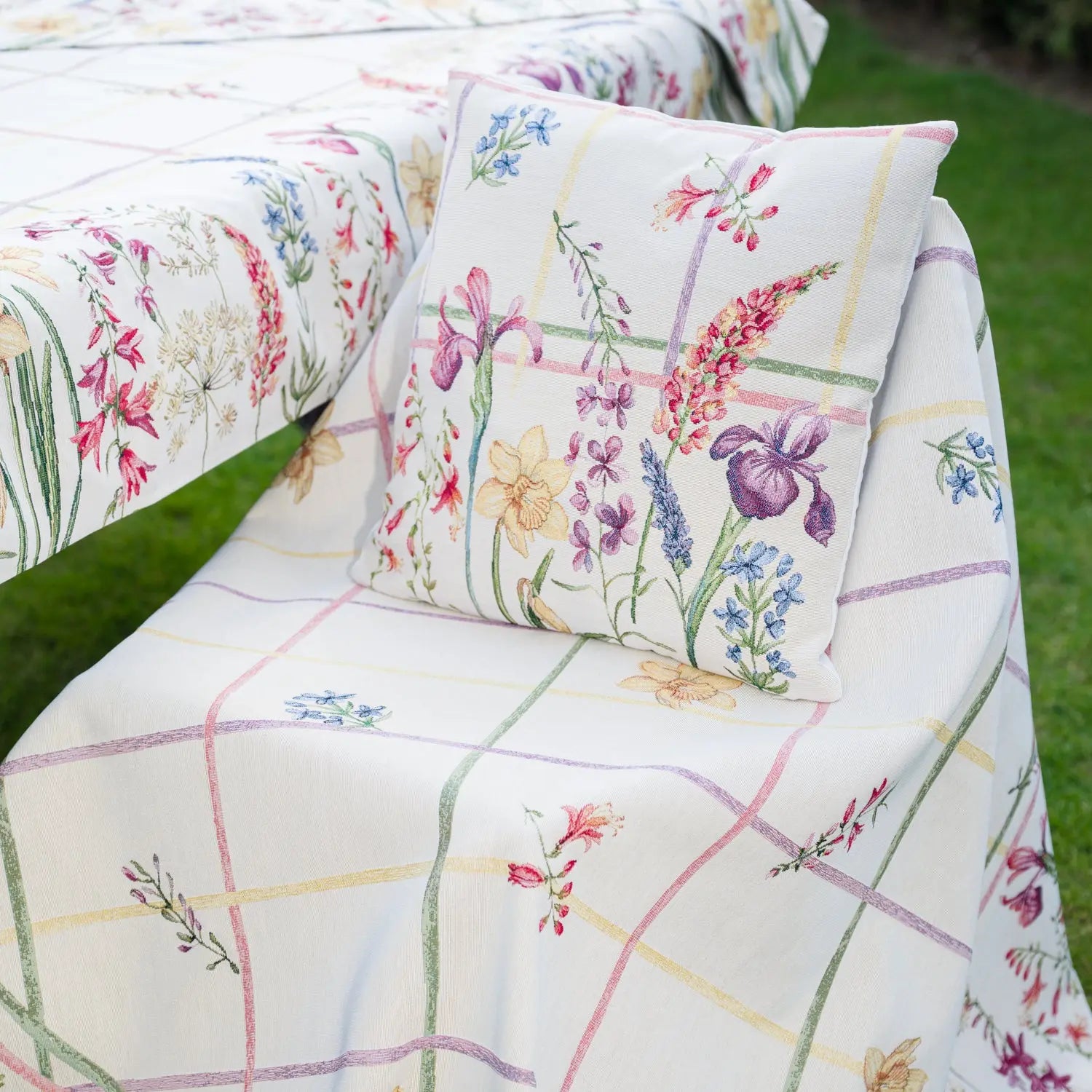 Fete de masa și naproane din gobelin NARCIS, model floral multicolor - Complet personalizabil