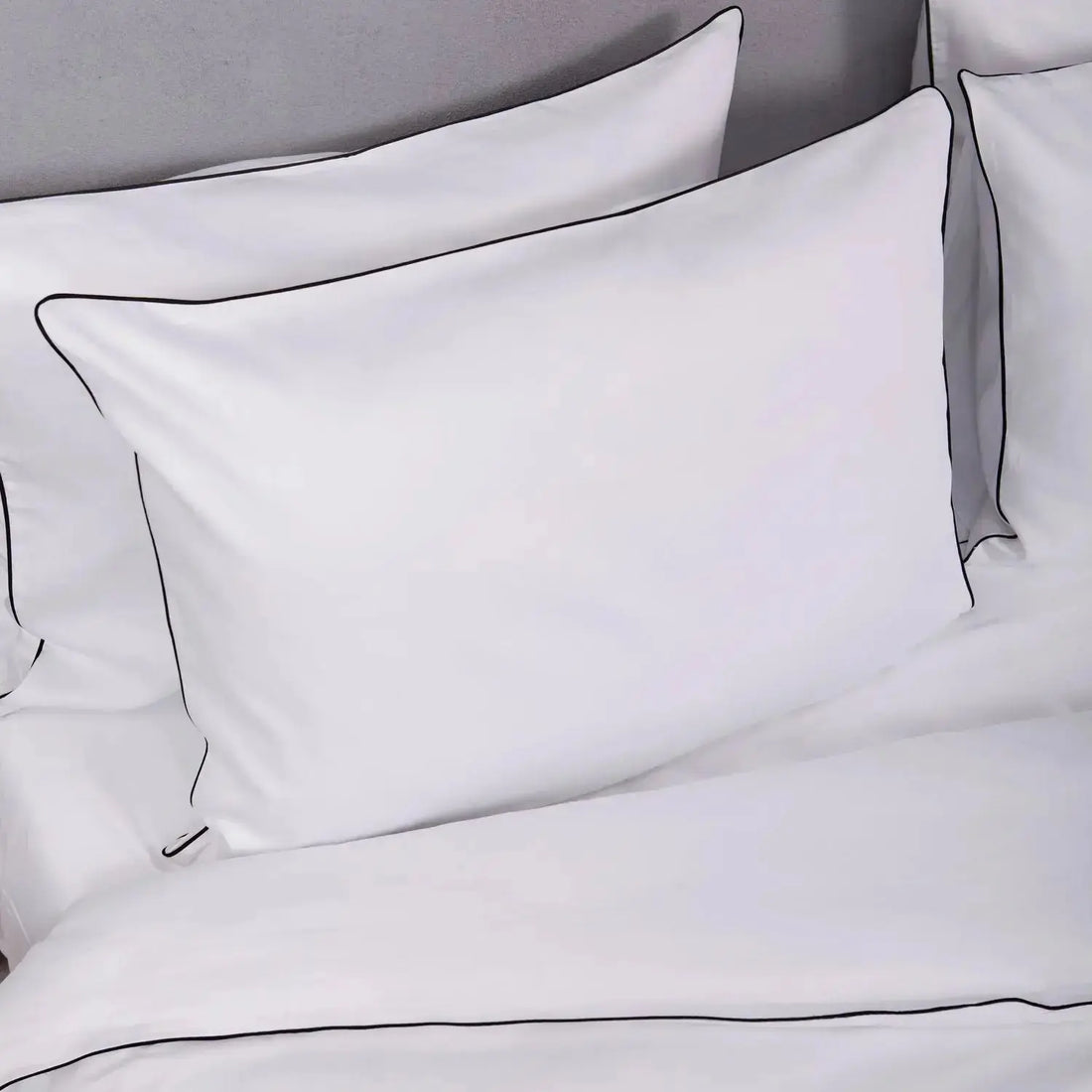 Lenjerie de pat " ELEGANT WHITE " - CasaCrystal