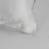 Detaliu textură bumbac 100% natural pe lenjeria de pat Simple Silver