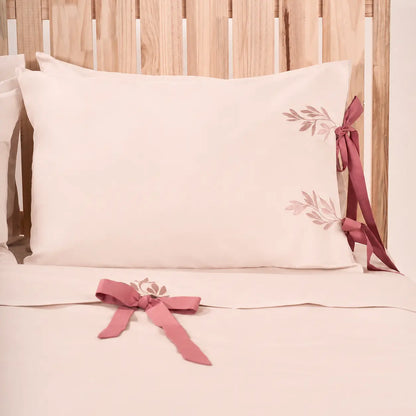 Lenjerie de pat 2 persoane Nude din Bumbac 100% satinat brodată cu motive florale, personalizabilă – AURORA
