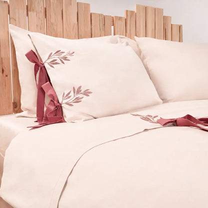 Lenjerie de pat 2 persoane Nude din Bumbac 100% satinat brodată cu motive florale, personalizabilă – AURORA