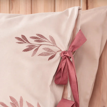 Lenjerie de pat 2 persoane Nude din Bumbac 100% satinat brodată cu motive florale, personalizabilă – AURORA