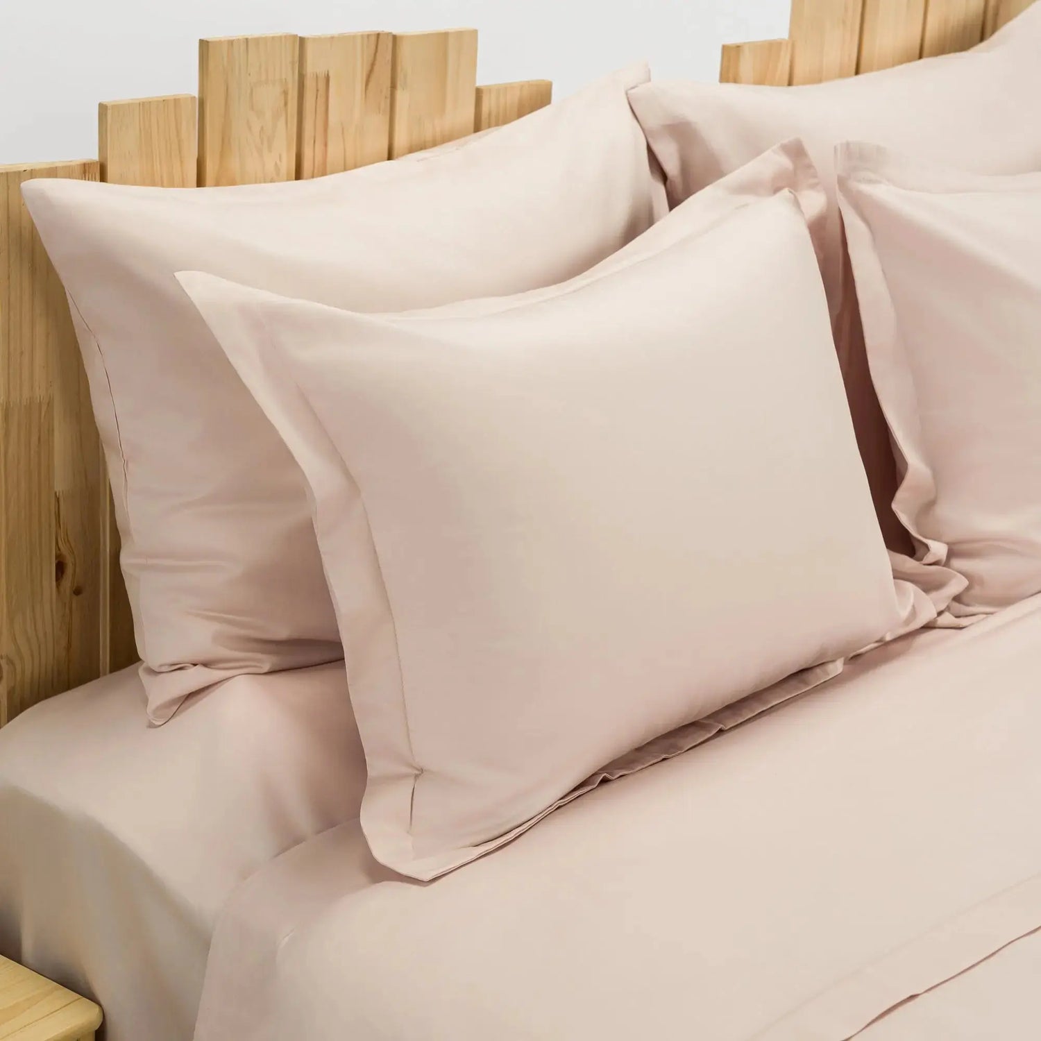 Lenjerie de pat 1 persoană Nude din bumbac satinat dens simplă, personalizabilă – SIMPLE NUDE CASA CRYSTAL CasaCrystal