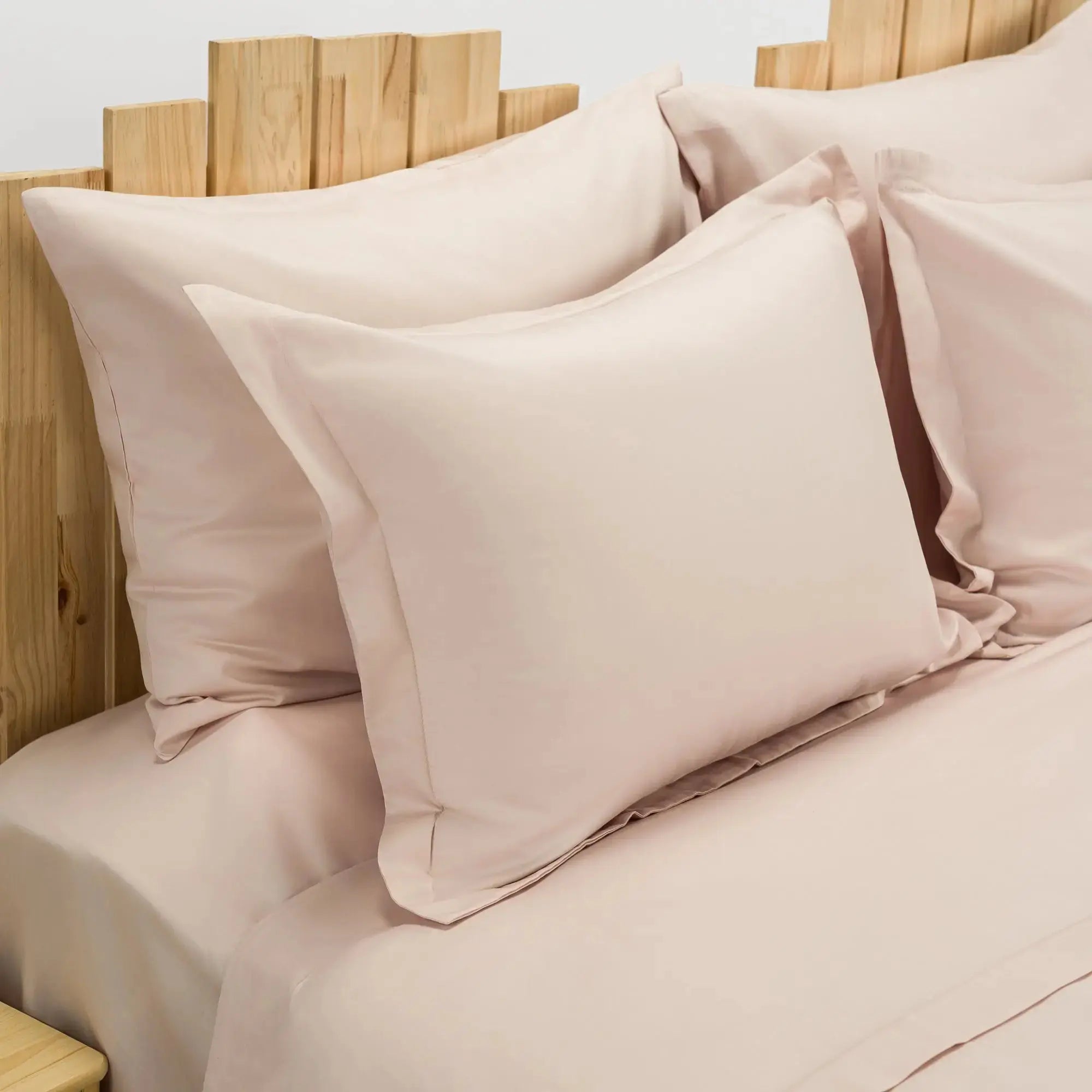 Lenjerie de pat 1 persoană Nude din bumbac satinat dens simplă, personalizabilă – SIMPLE NUDE CASA CRYSTAL CasaCrystal