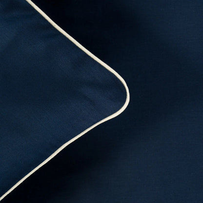 Lenjerie de pat 2 persoane Albastră din bumbac satinat dens simplă, personalizabilă – ELEGANT NAVY CASA CRYSTAL CasaCrystal