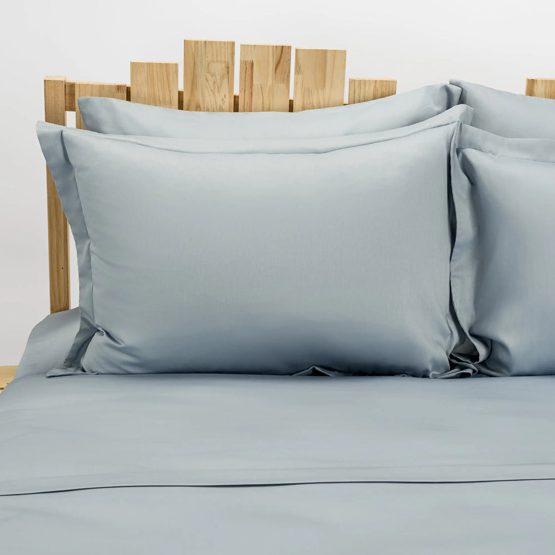 Lenjerie de pat 2 persoane Albastră din bumbac satinat dens simplă, personalizabilă – SIMPLE BLEU CASA CRYSTAL CasaCrystal