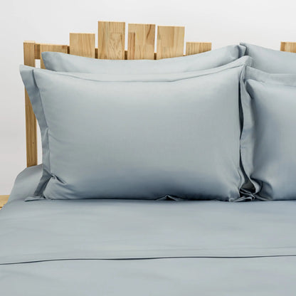Lenjerie de pat 2 persoane Albastră din bumbac satinat dens simplă, personalizabilă – SIMPLE BLEU CASA CRYSTAL CasaCrystal