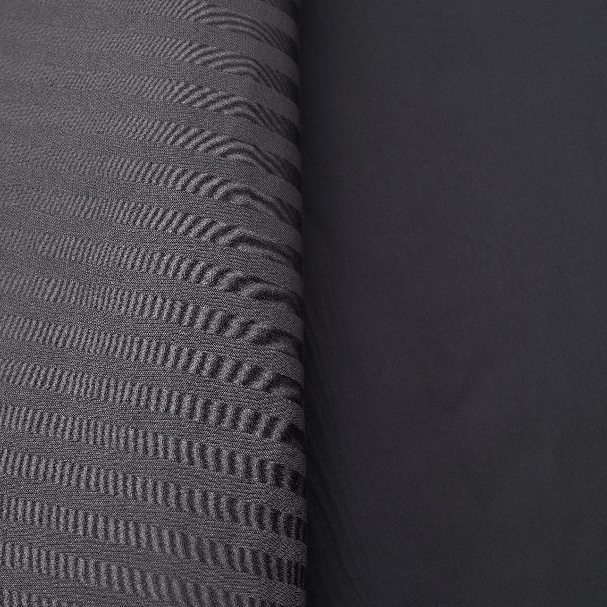Lenjerie de pat 2 persoane Antracit din Bumbac 100% satinat dens cu dungi, personalizabilă – ANTRACIT STRIPES