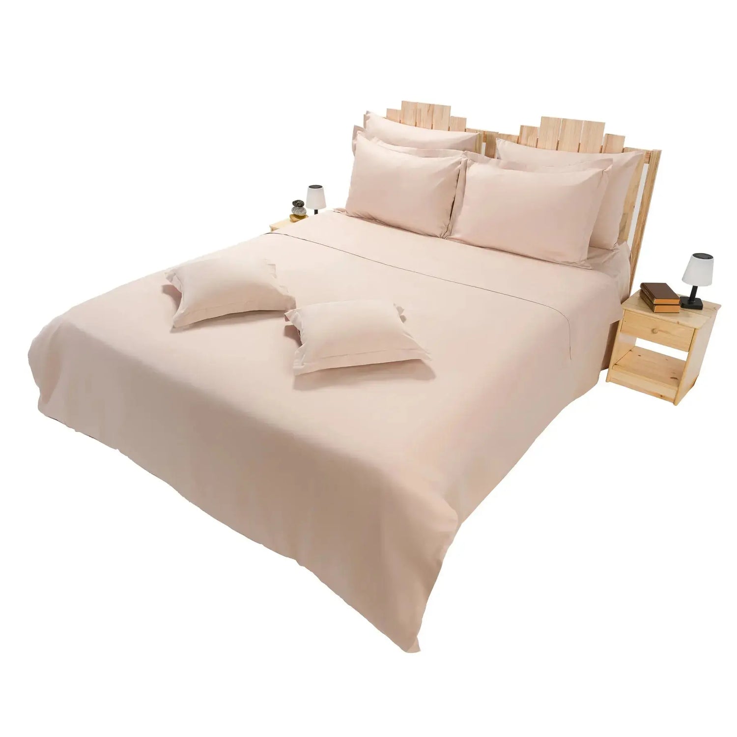 Lenjerie de pat simple cream prezentată pe pat matrimonial, material bumbac natural