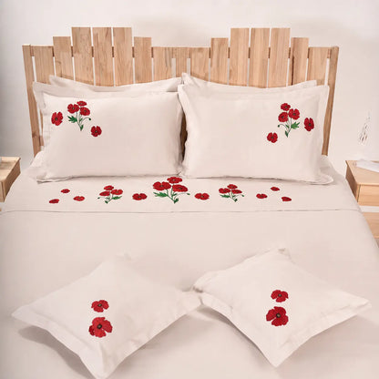 Lenjerie de pat 1 persoană Nude din bumbac satinat dens brodată cu motive florale, personalizabilă – MACI
