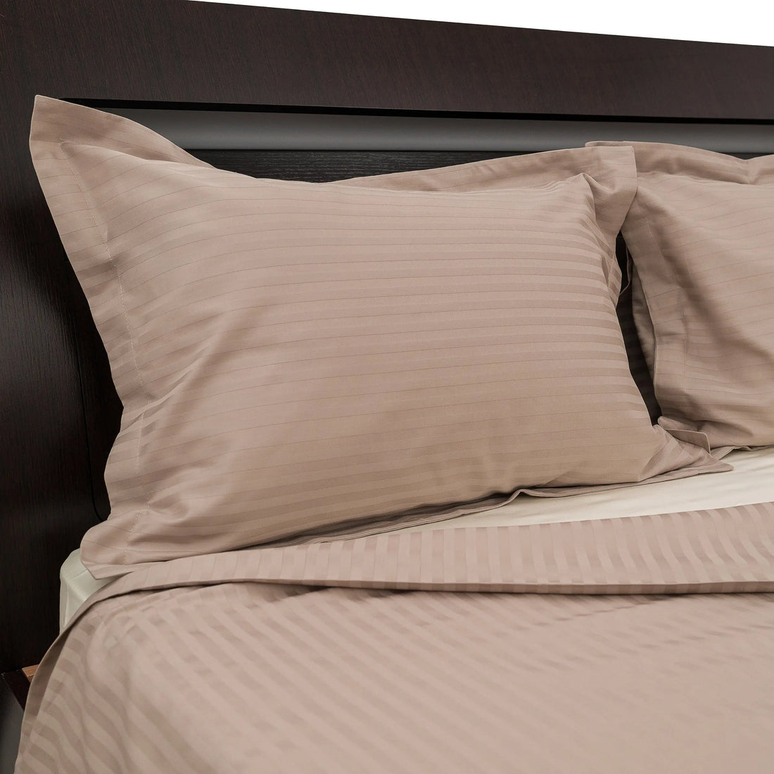 Lenjerie de pat 2 persoane Bej din Bumbac 100% satinat dens cu dungi, personalizabilă – BEIGE STRIPES