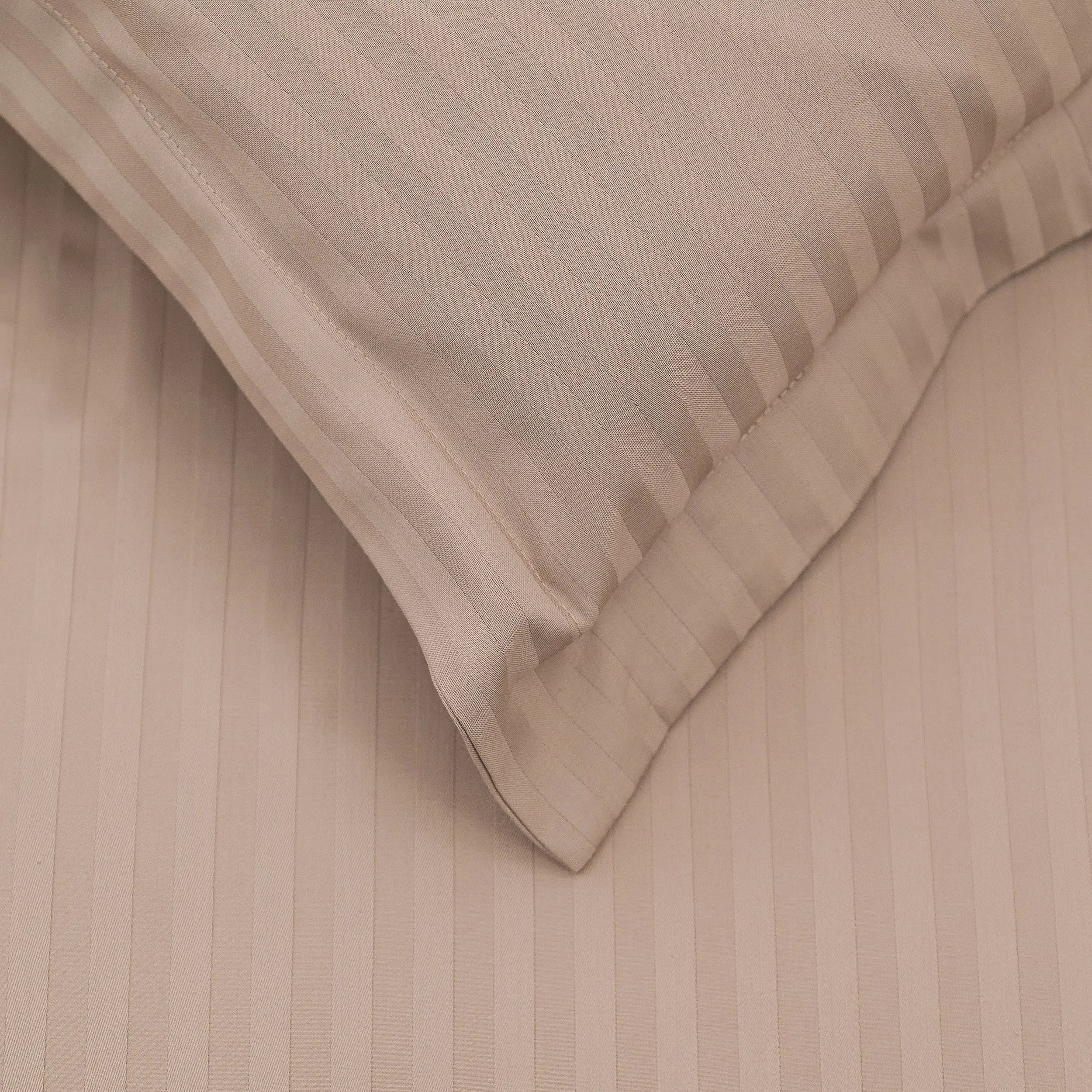 Lenjerie de pat 2 persoane Bej din Bumbac 100% satinat dens cu dungi, personalizabilă – BEIGE STRIPES