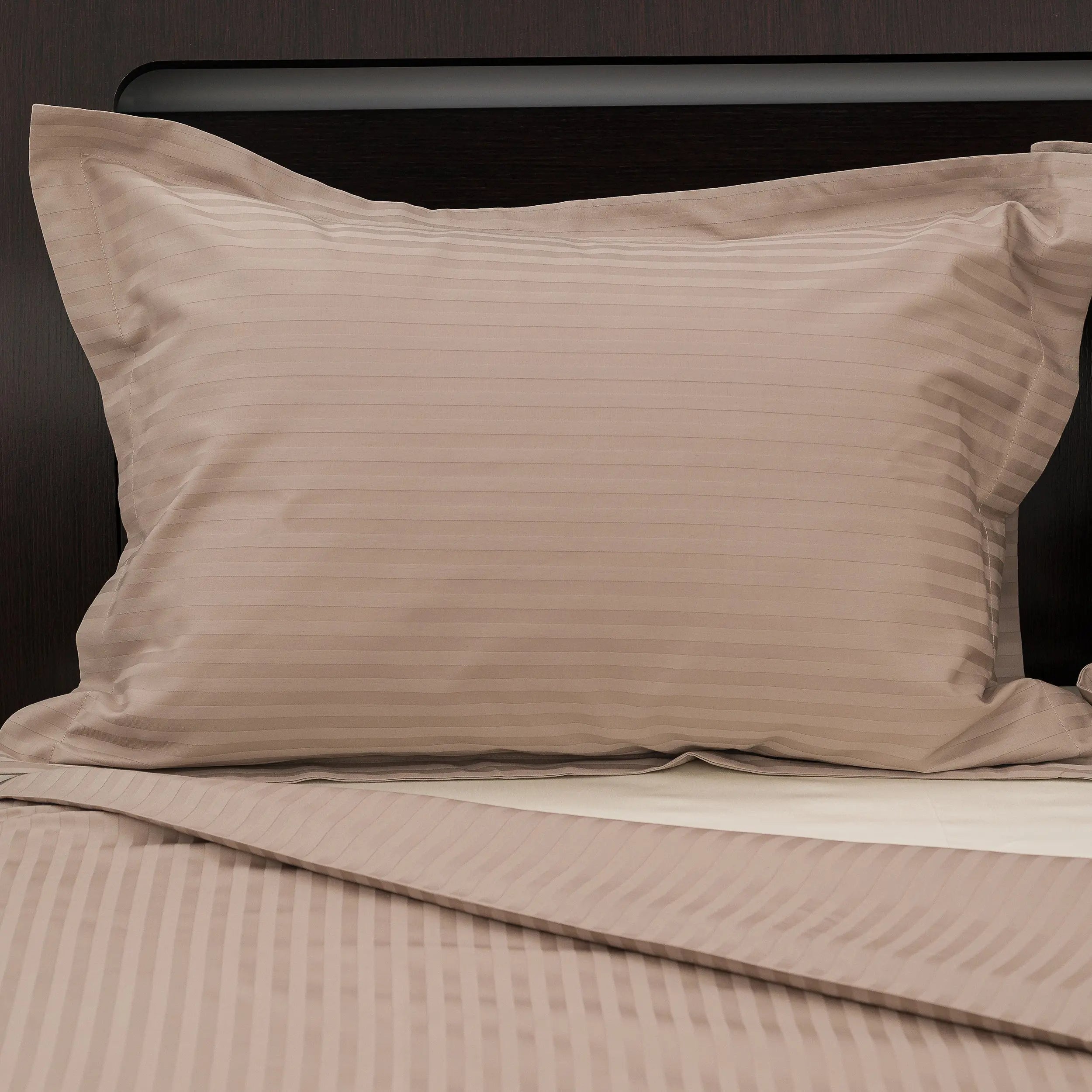 Lenjerie de pat 2 persoane Bej din Bumbac 100% satinat dens cu dungi, personalizabilă – BEIGE STRIPES