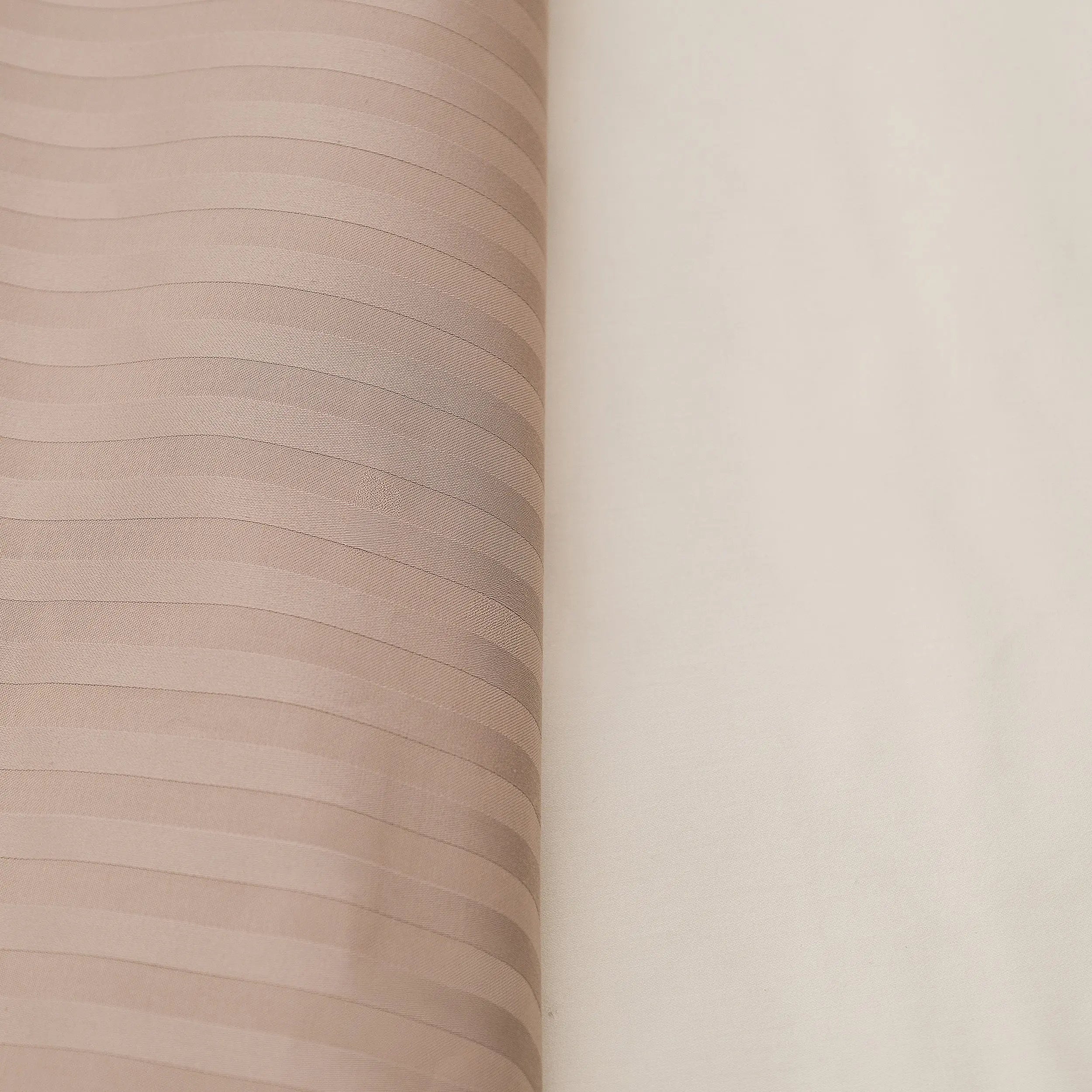 Lenjerie de pat 2 persoane Bej din Bumbac 100% satinat dens cu dungi, personalizabilă – BEIGE STRIPES