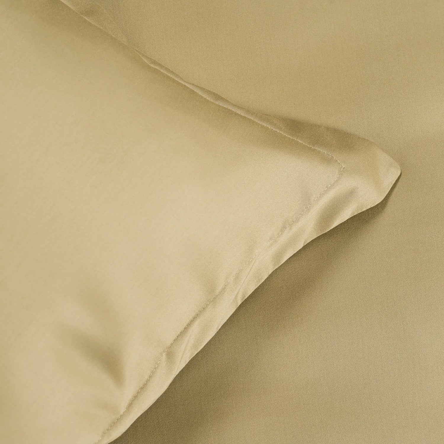 Lenjerie de pat 2 persoane Bej din bumbac satinat dens cu motive dantelă, personalizabilă – DANIELLE CASA CRYSTAL CasaCrystal