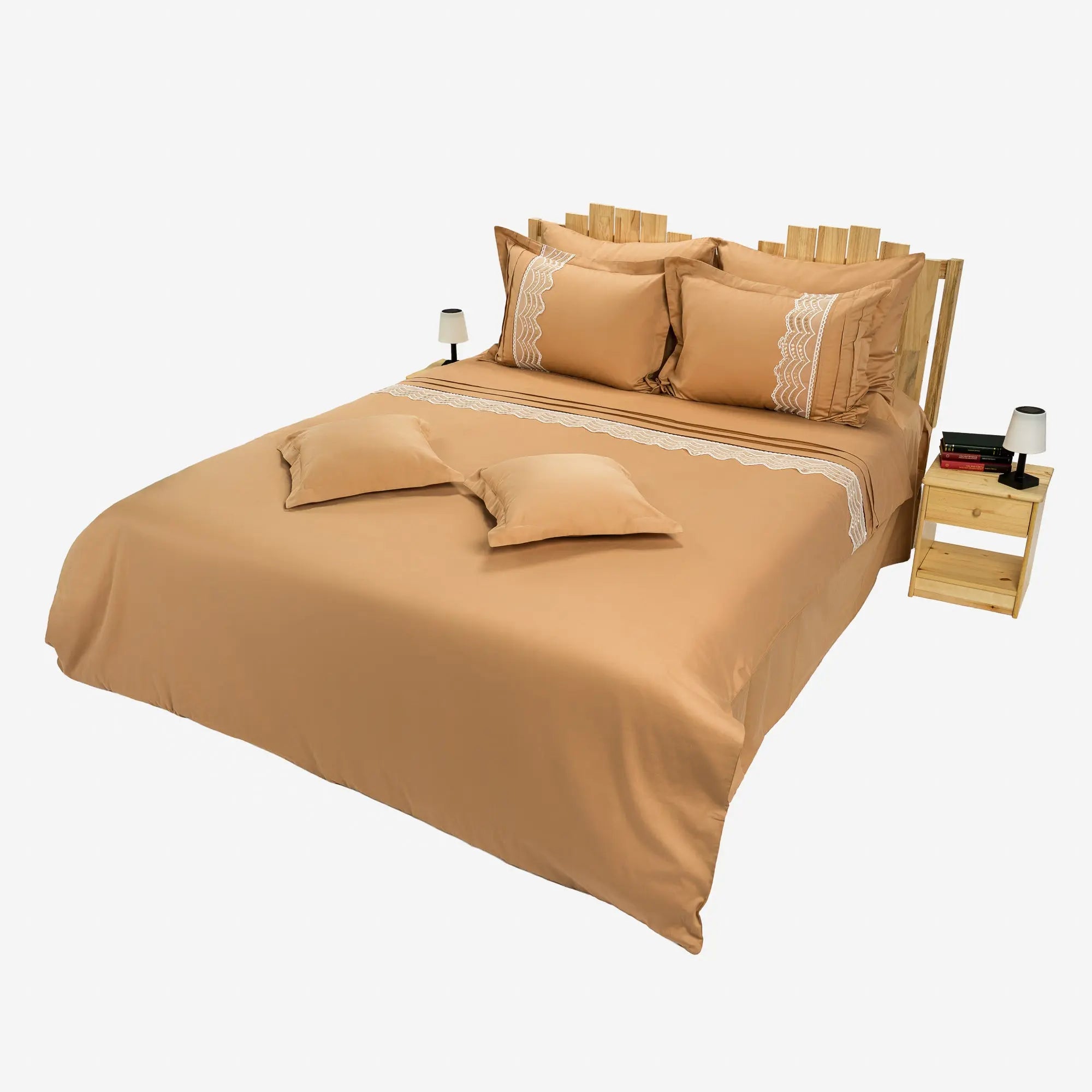Lenjerie de pat 2 persoane Bej din bumbac satinat dens cu motive dantelă, personalizabilă – GOLDY CASA CRYSTAL CasaCrystal