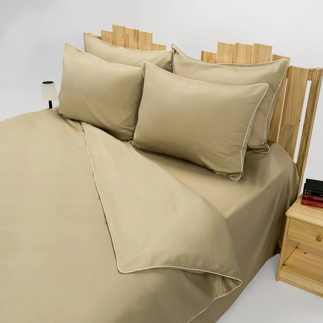 Lenjerie de pat 1 persoană Bej din bumbac satinat dens simplă, personalizabilă – ELEGANT BEIGE CasaCrystal CasaCrystal