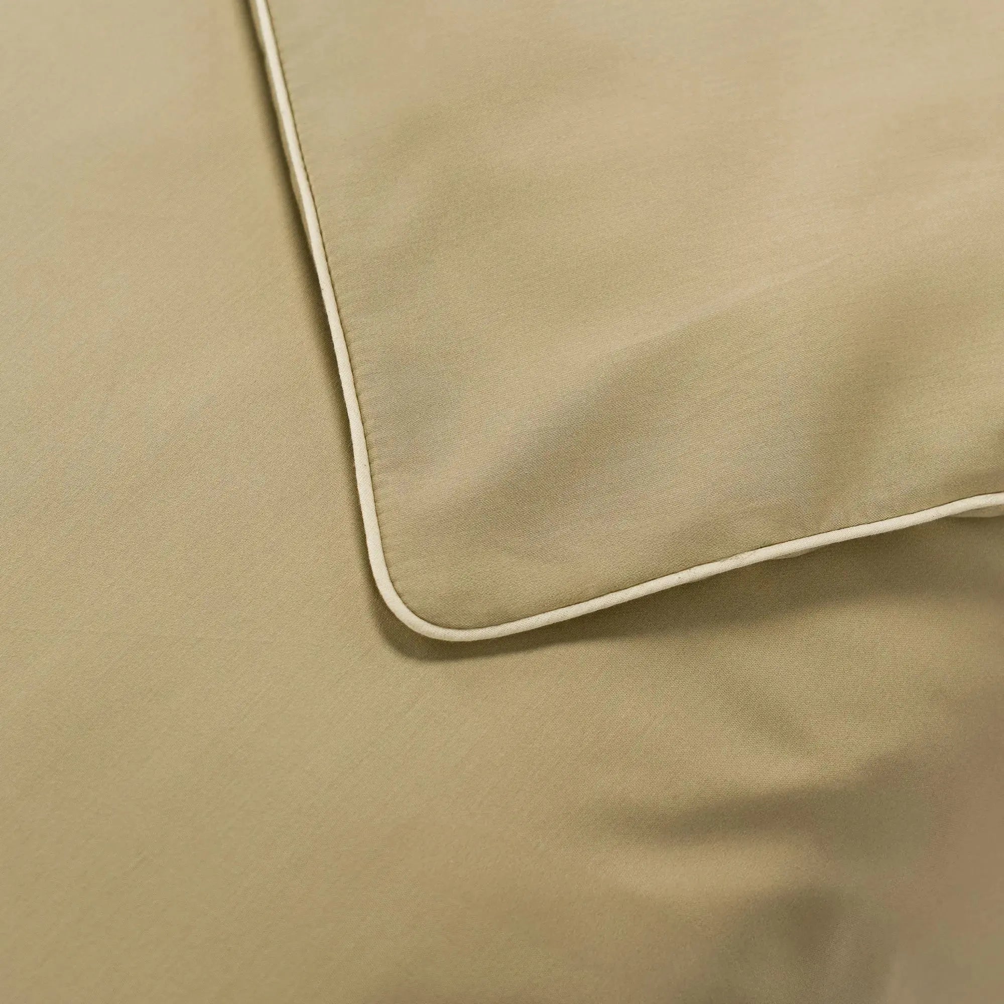 Lenjerie de pat 1 persoană Bej din bumbac satinat dens simplă, personalizabilă – ELEGANT BEIGE CasaCrystal CasaCrystal