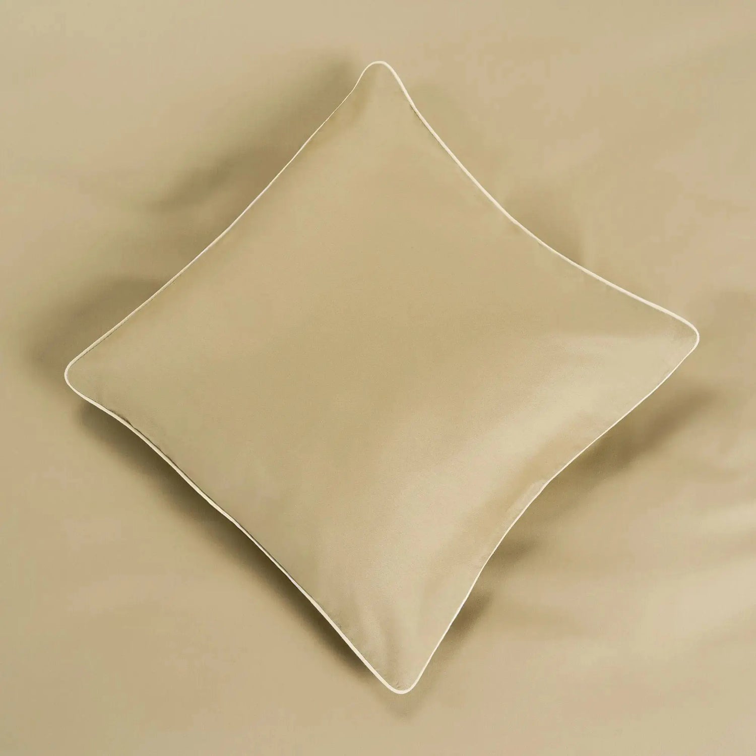 Lenjerie de pat 1 persoană Bej din bumbac satinat dens simplă, personalizabilă – ELEGANT BEIGE CasaCrystal CasaCrystal