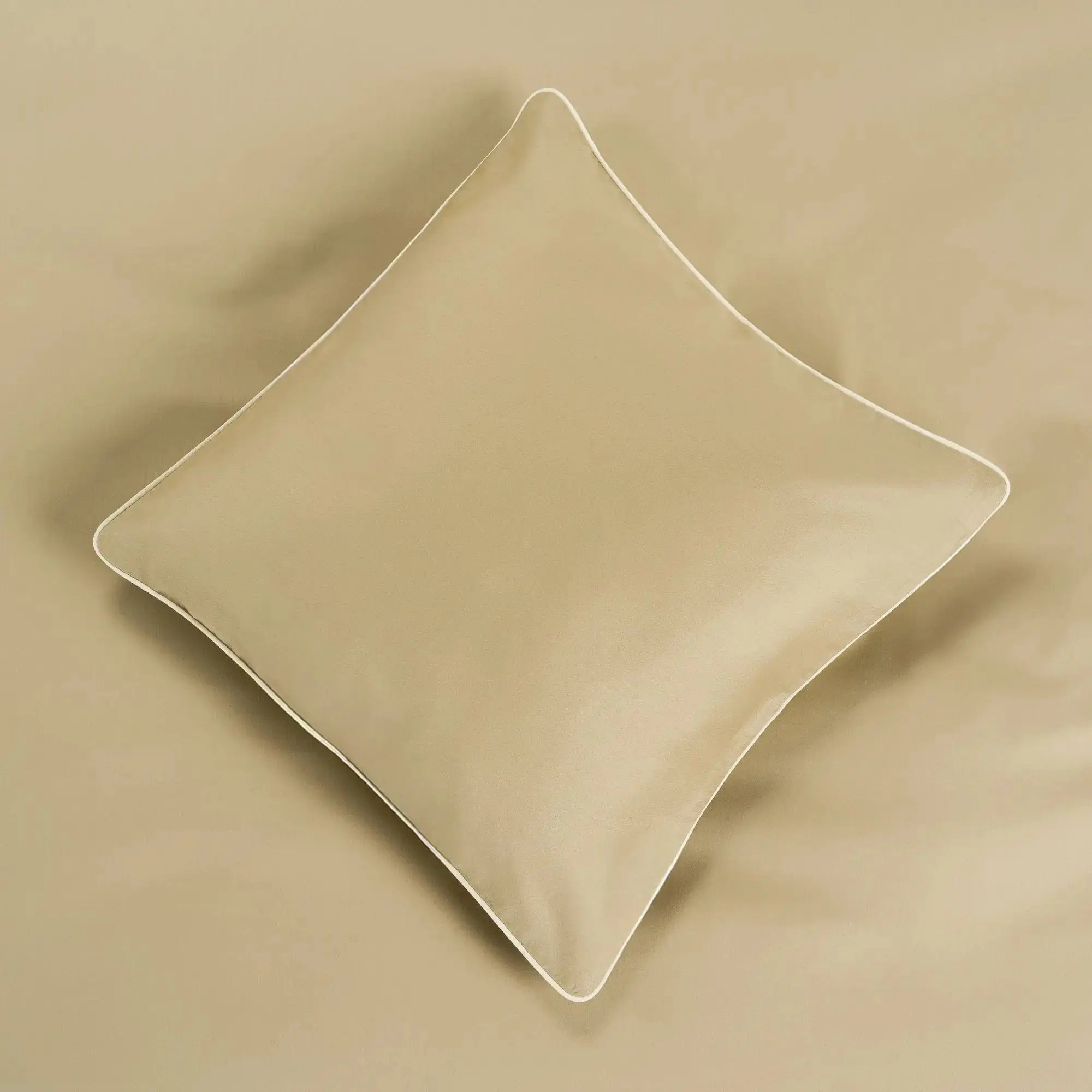 Lenjerie de pat 1 persoană Bej din bumbac satinat dens simplă, personalizabilă – ELEGANT BEIGE CasaCrystal CasaCrystal