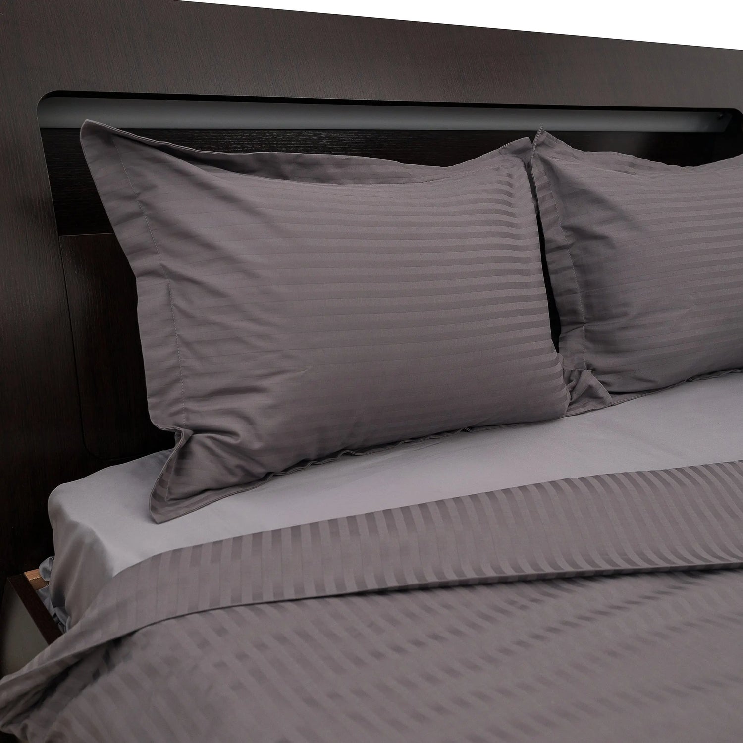 Lenjerie de pat 2 persoane Gri Taupe din Bumbac 100% satinat dens cu dungi, personalizabilă – TAUPE STRIPES