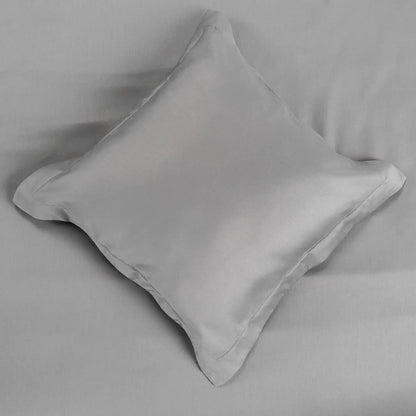 Fețe de pernă și cearceaf Simple Grey din bumbac natural – finisaje simple și elegante