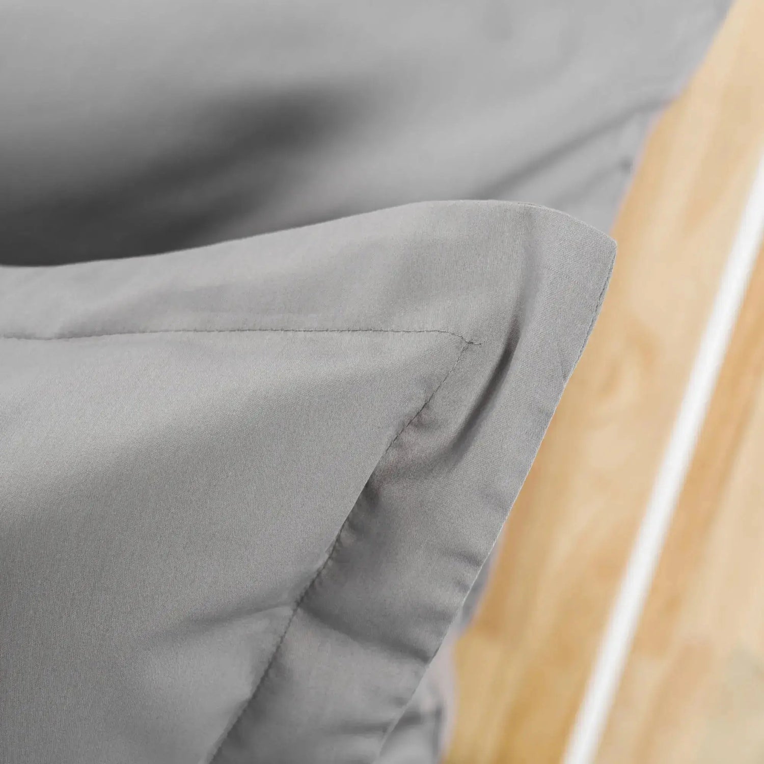 Design simplu gri pe lenjeria din bumbac 100% natural, aspect modern Simple grey