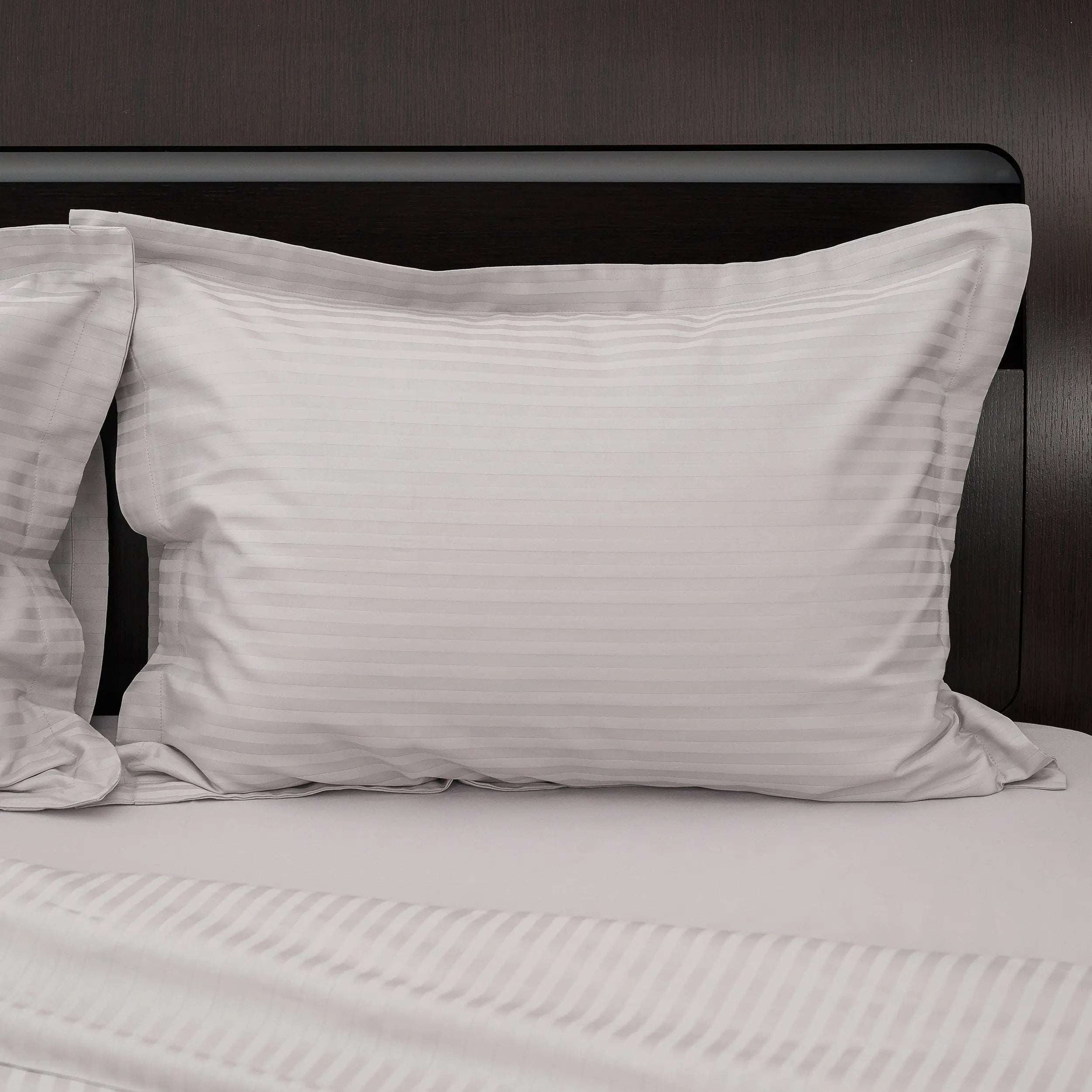 Lenjerie de pat 2 persoane Gri din Bumbac 100% satinat dens cu dungi, personalizabilă – GREIGE STRIPES