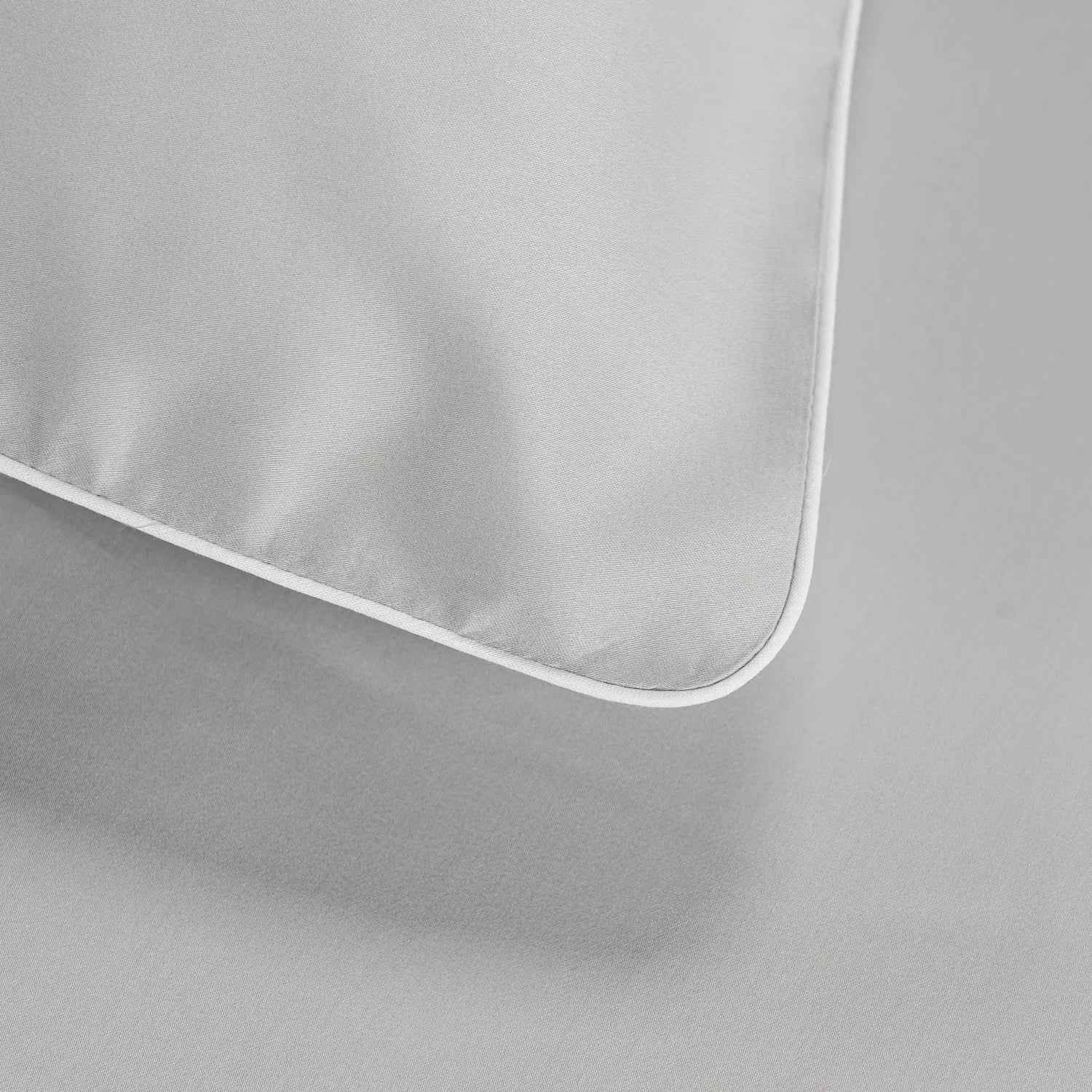 Lenjerie de pat 1 persoană Gri din bumbac satinat dens simplă, personalizabilă – ELEGANT SILVER CASA CRYSTAL CasaCrystal