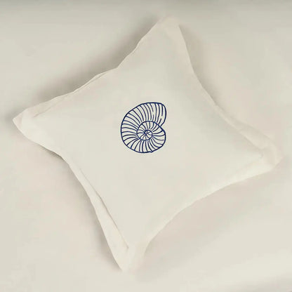Detaliu Fețe de pernă și cearceaf Shells din bumbac natural – design maritim elegant
