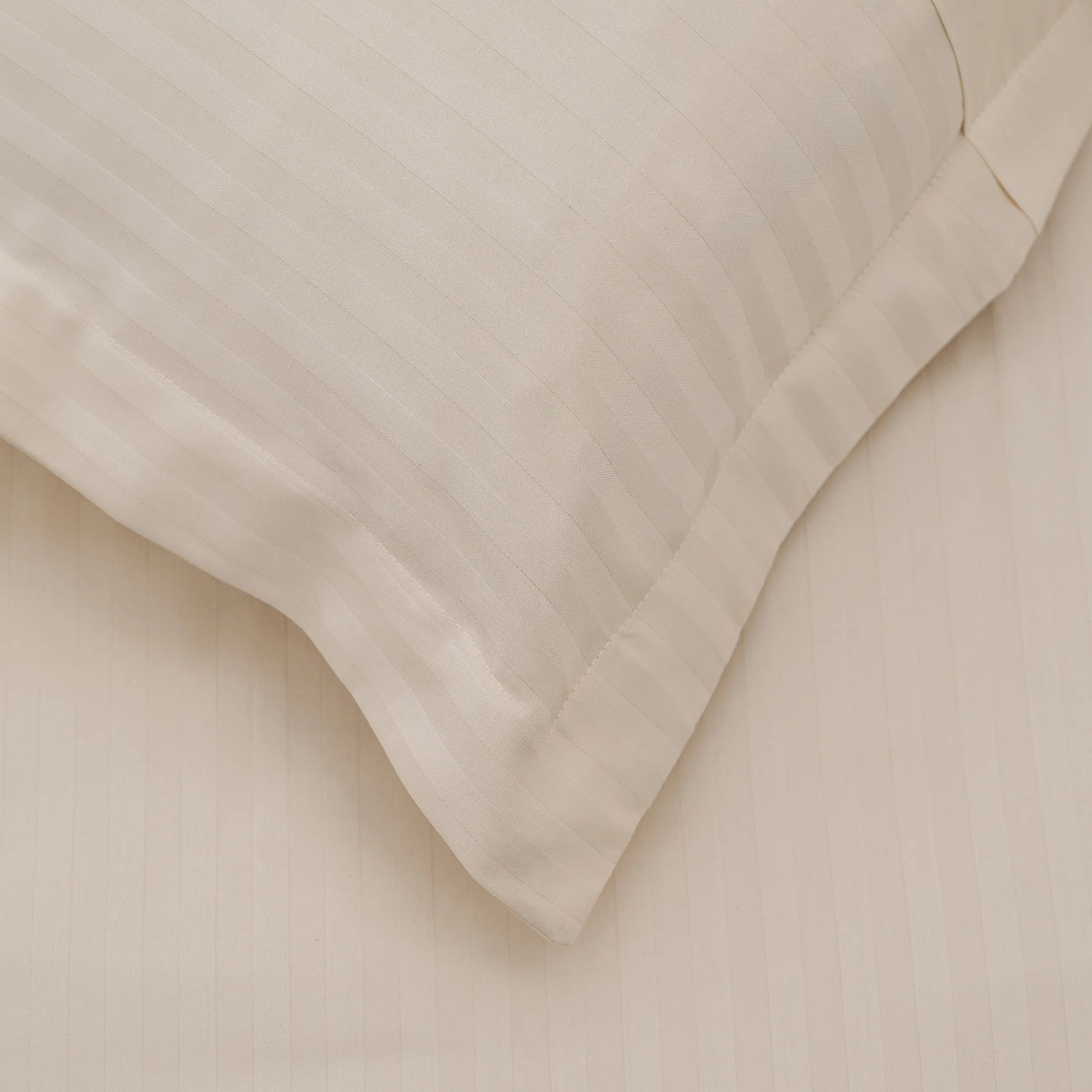 Lenjerie de pat 2 persoane Ivoar din Bumbac 100% satinat dens cu dungi, personalizabilă – IVORY STRIPES