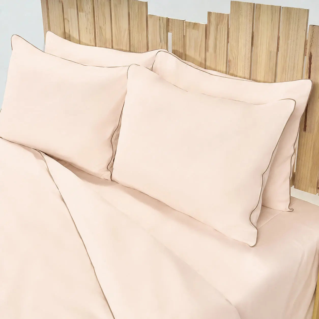 Lenjerie de pat 2 persoane Ivoar din Bumbac 100% satinat dens, cu bordură bej, personalizabilă – ELEGANT VANILLA