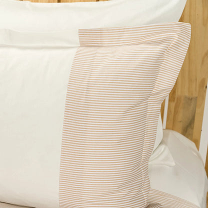 Lenjerie de pat 2 persoane Ivoar din bumbac satinat dens cu motive dungi, personalizabilă – SUNBED CASA CRYSTAL CasaCrystal
