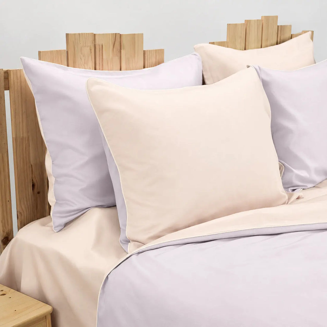 Lenjerie de pat 2 persoane Lila și Vanilie, cu două fețe, din Bumbac 100% satinat dens, personalizabilă – ELEGANT PASTEL