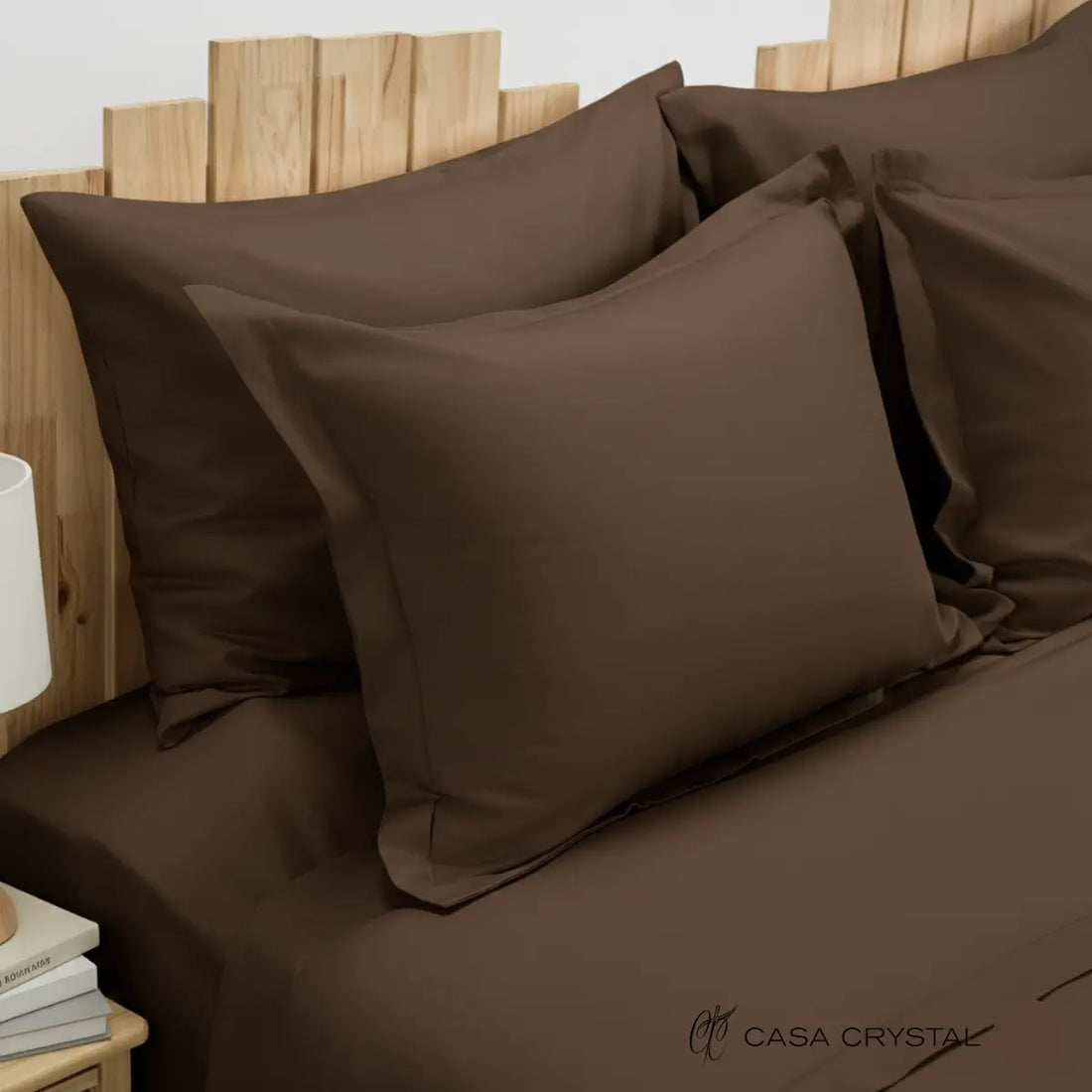 Lenjerie de pat din bumbac 100% natural satinat, nuanta ciocolatie, design simplu, elegant.