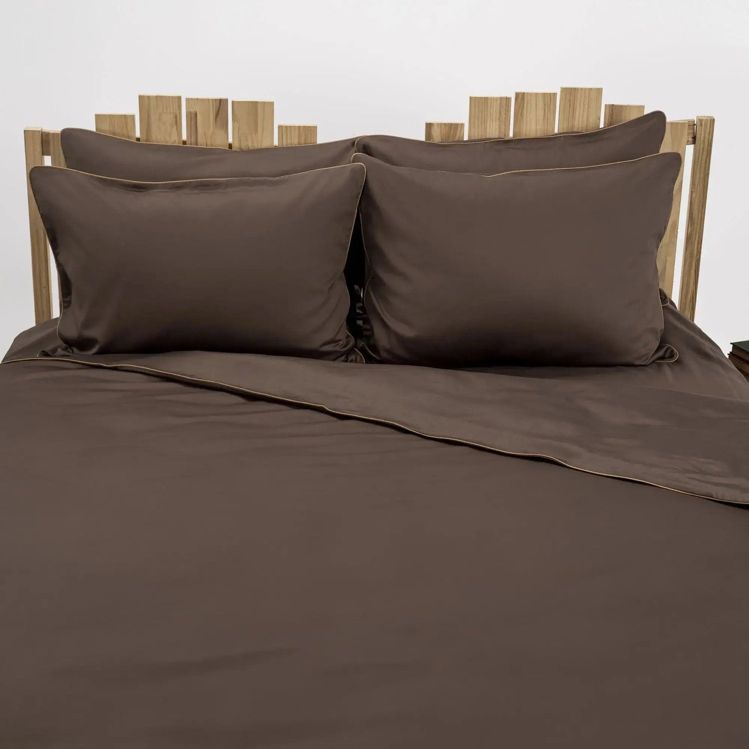 Lenjerie de pat 1 persoană Maro din bumbac satinat dens simplă, personalizabilă – ELEGANT CHOCOLATE CASA CRYSTAL CasaCrystal